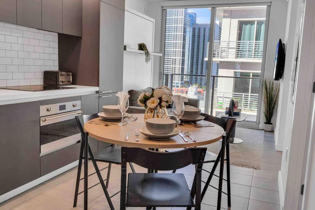 Апартаменты Breathtaking 1Br In The Heart Майами Экстерьер фото